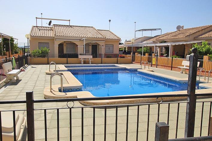 For sale - 2 Bedroom 1 Bathroom Bungalow in Guardamar del Segura - 03140  - Alicante