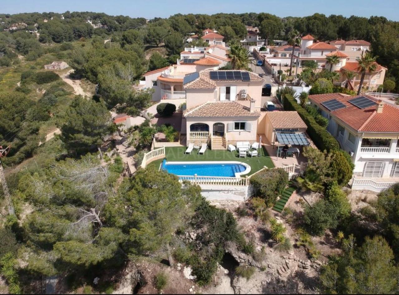 For sale - 3 Bedroom 3 Bathroom Villa in Pinar de Campoverde - Inland  - Alicante