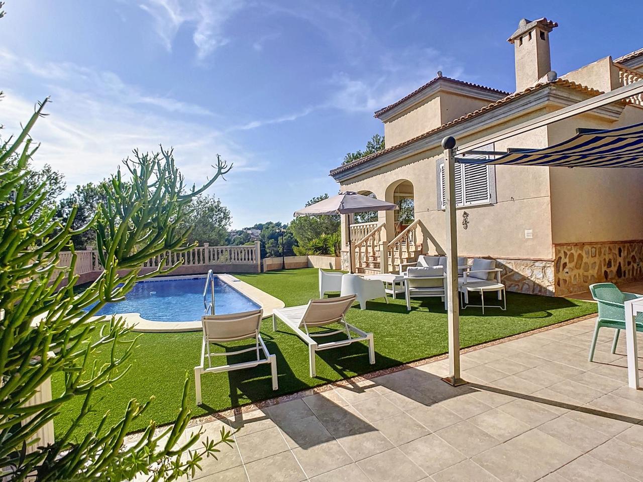 For sale - 3 Bedroom 3 Bathroom Villa in Pinar de Campoverde - Inland  - Alicante