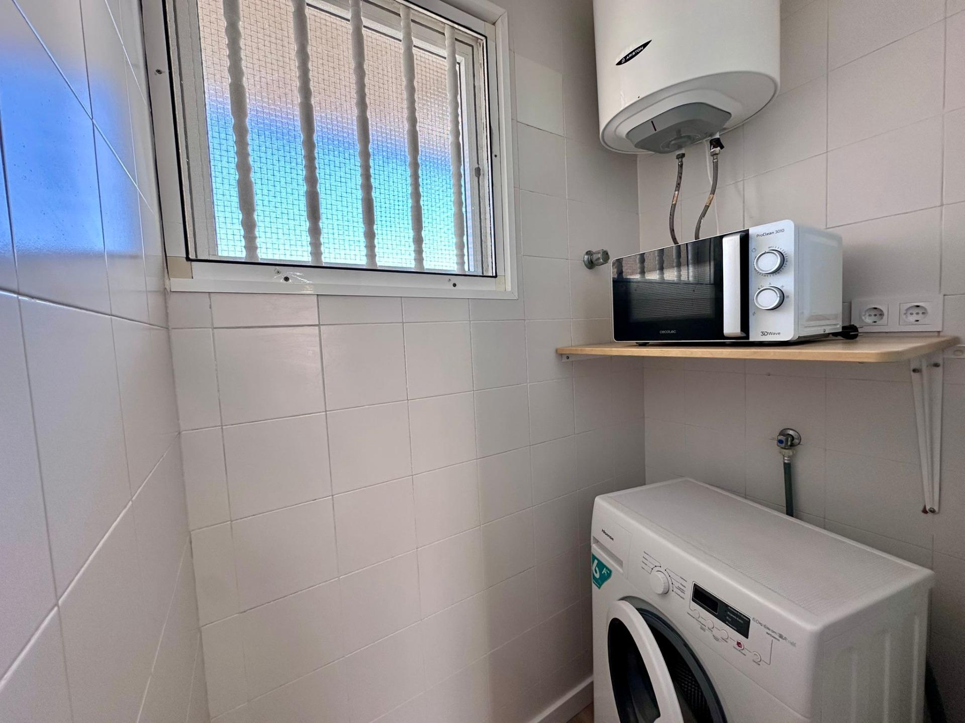 For sale - 2 Bedroom 1 Bathroom Apartment in Torrevieja - Habaneras  - Alicante