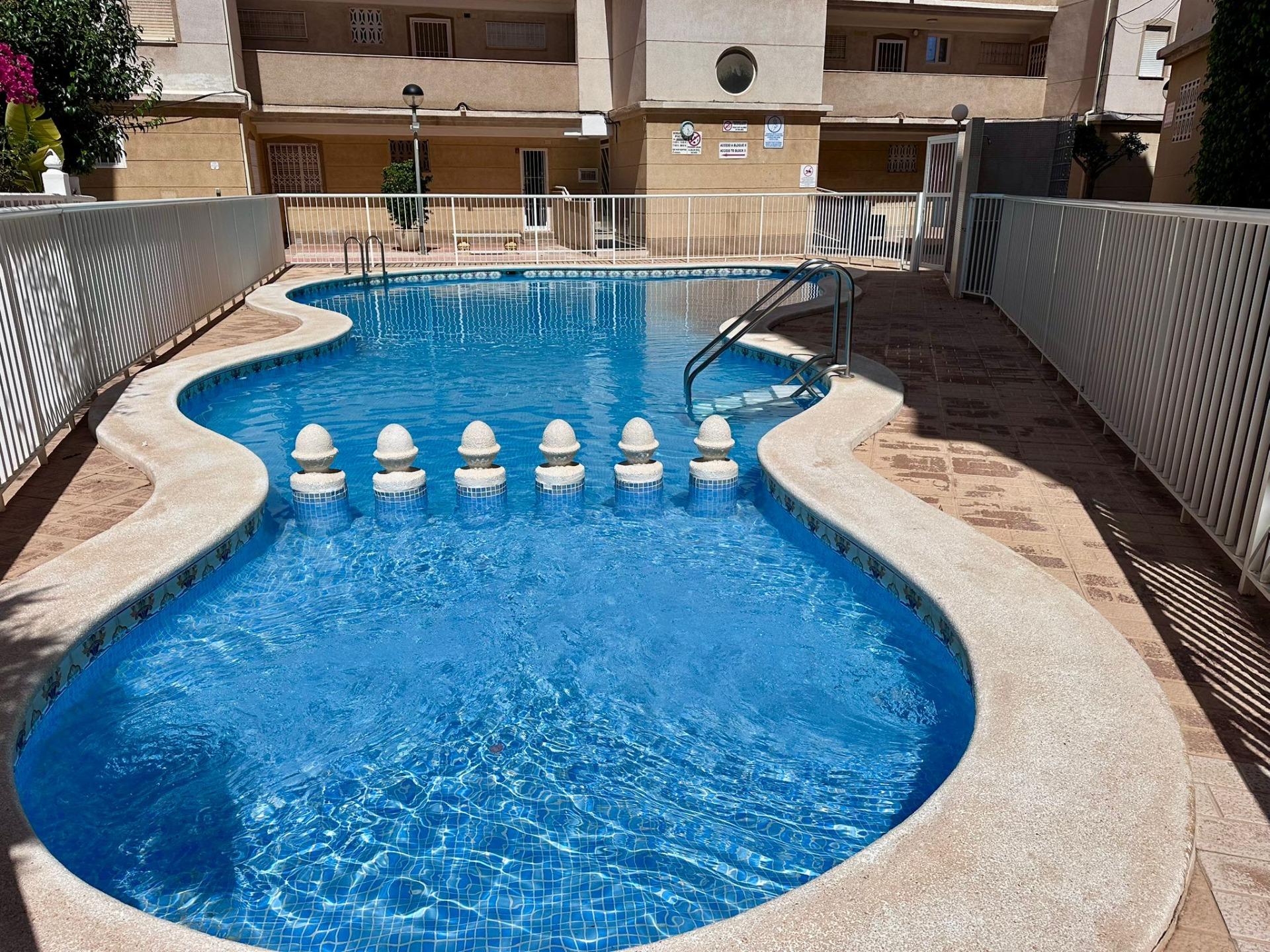 For sale - 2 Bedroom 1 Bathroom Apartment in Torrevieja - Habaneras  - Alicante