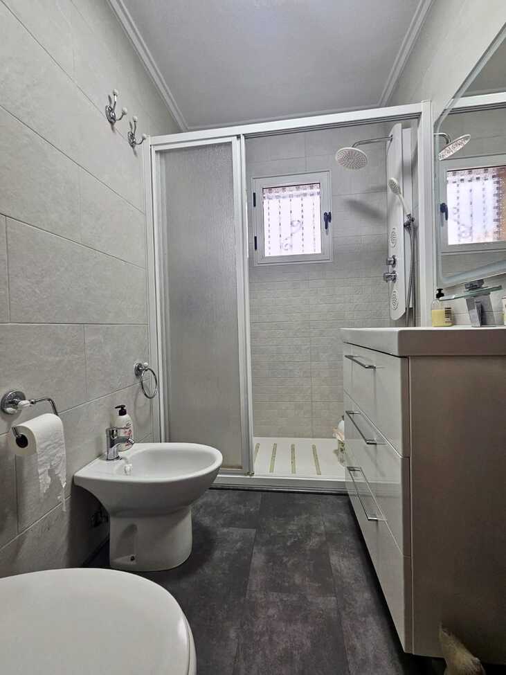 For sale - 6 Bedroom 2 Bathroom Quad House in Torrevieja - Costa Blanca  - Alicante