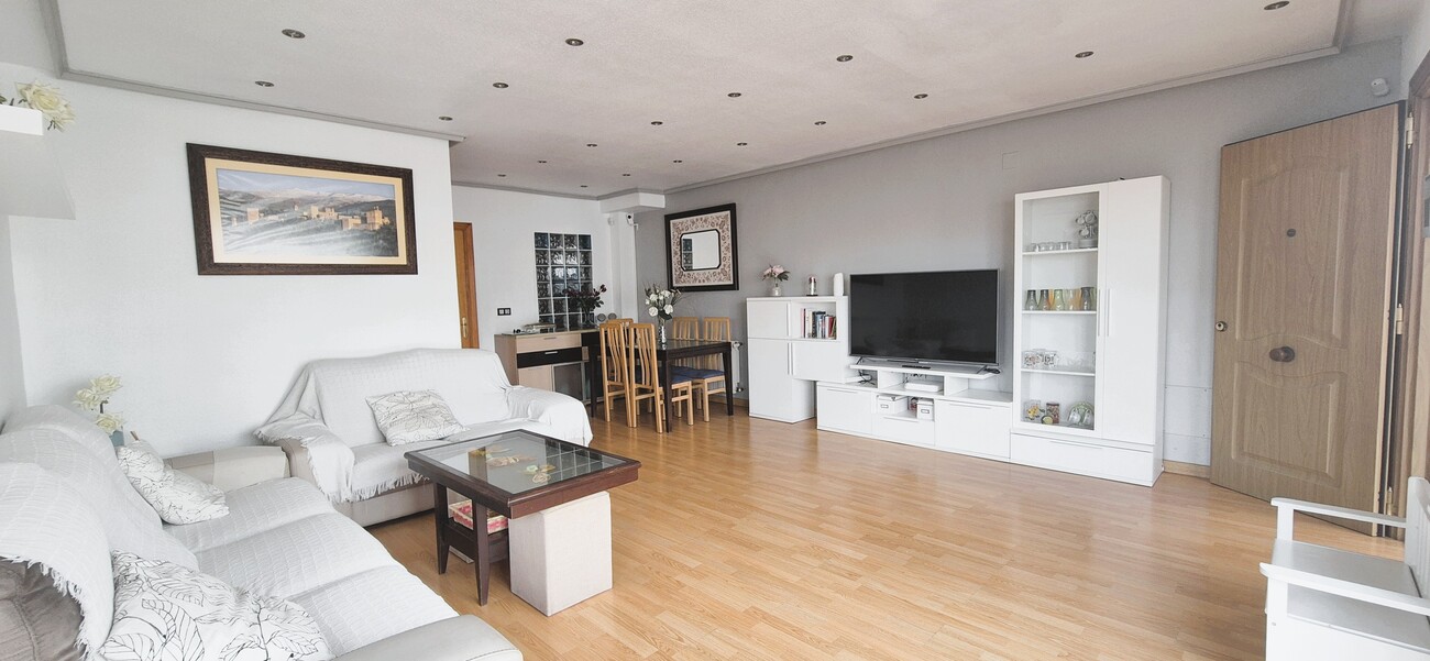 For sale - 6 Bedroom 2 Bathroom Quad House in Torrevieja - Costa Blanca  - Alicante