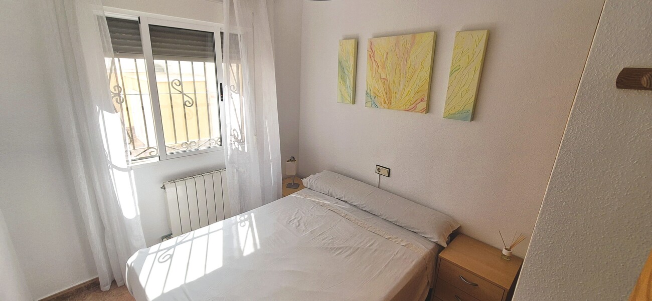 For sale - 6 Bedroom 2 Bathroom Quad House in Torrevieja - Costa Blanca  - Alicante