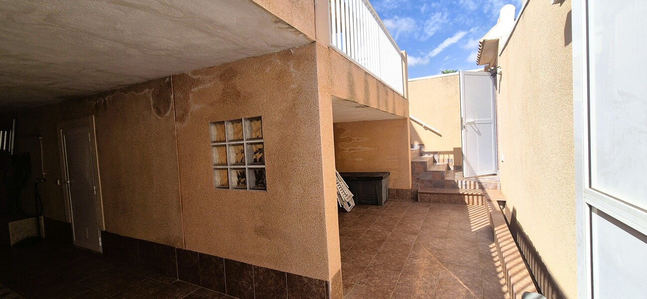 For sale - 6 Bedroom 2 Bathroom Quad House in Torrevieja - Costa Blanca  - Alicante
