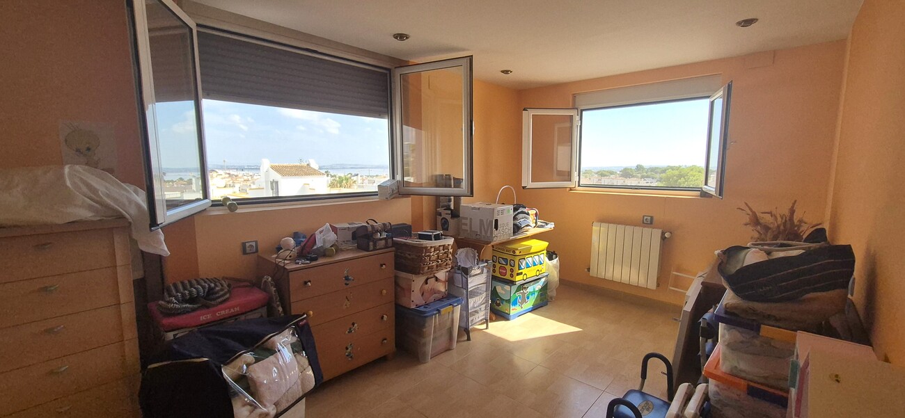 For sale - 6 Bedroom 2 Bathroom Quad House in Torrevieja - Costa Blanca  - Alicante