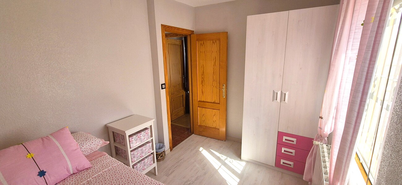 For sale - 6 Bedroom 2 Bathroom Quad House in Torrevieja - Costa Blanca  - Alicante
