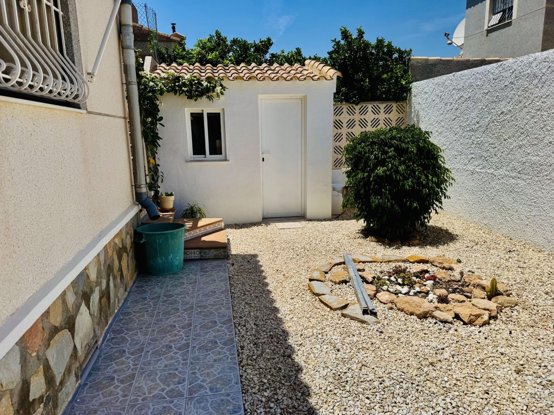 For sale - 2 Bedroom 1 Bathroom Villa in Torrevieja - La Siesta - El Salado - Torreta  - Alicante
