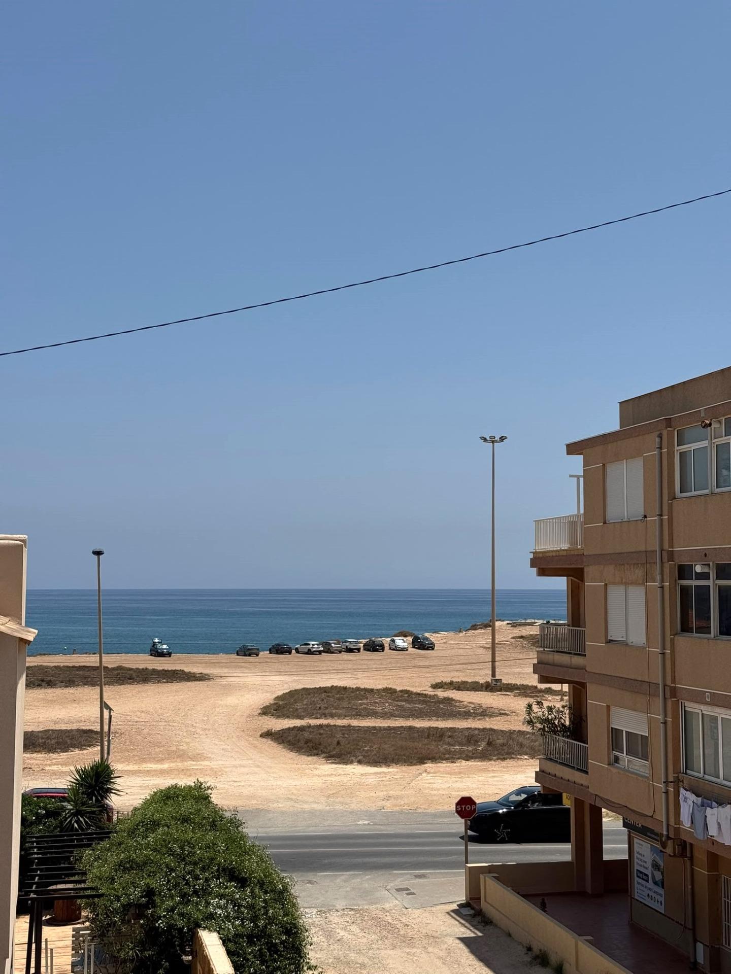 For sale - 3 Bedroom 1 Bathroom Apartment in Torrevieja - Miramar - Torre Del Moro  - Alicante