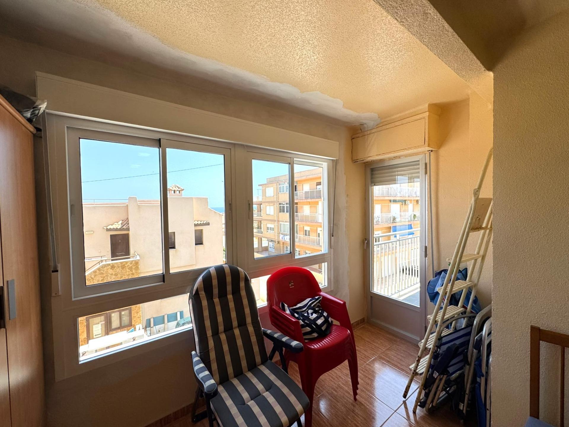 For sale - 3 Bedroom 1 Bathroom Apartment in Torrevieja - Miramar - Torre Del Moro  - Alicante