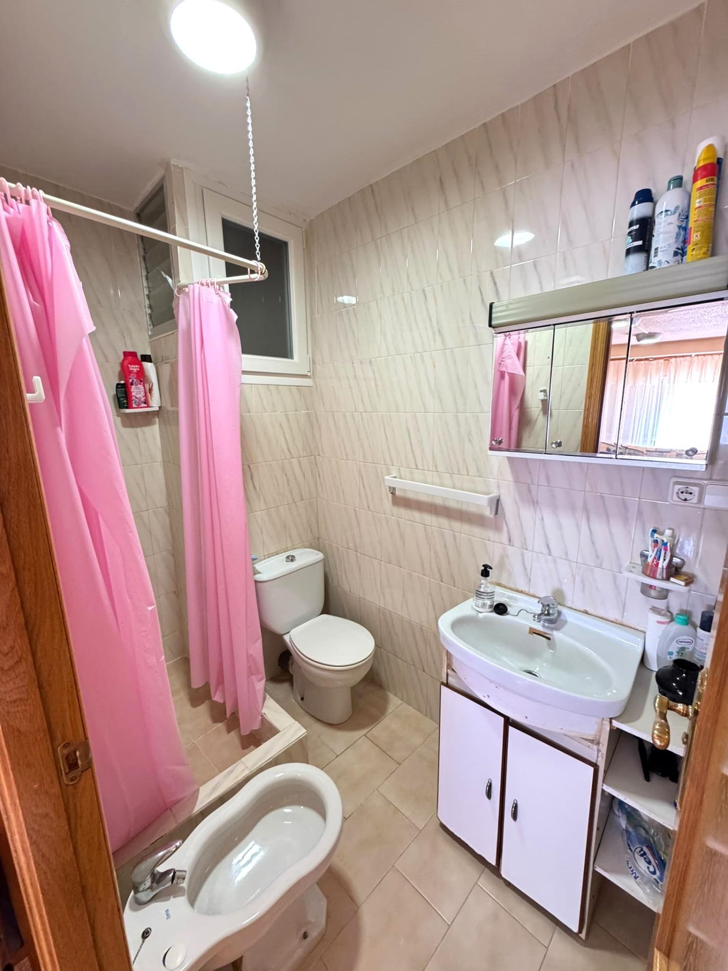 For sale - 3 Bedroom 1 Bathroom Apartment in Torrevieja - Miramar - Torre Del Moro  - Alicante