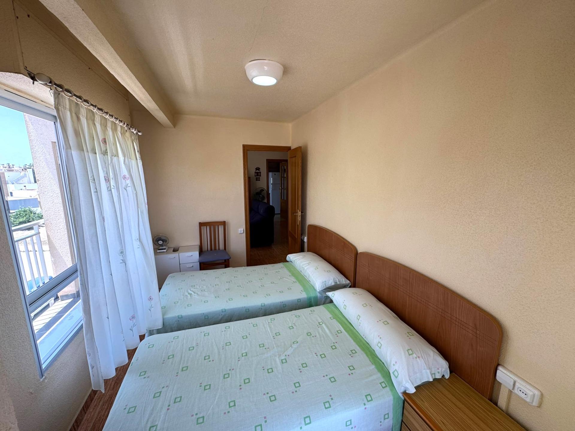 For sale - 3 Bedroom 1 Bathroom Apartment in Torrevieja - Miramar - Torre Del Moro  - Alicante