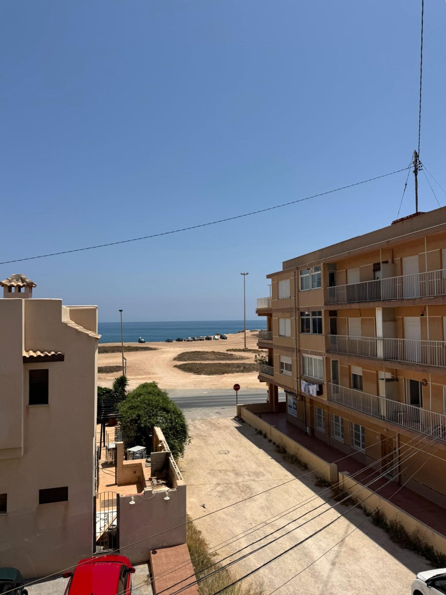 For sale - 3 Bedroom 1 Bathroom Apartment in Torrevieja - Miramar - Torre Del Moro  - Alicante