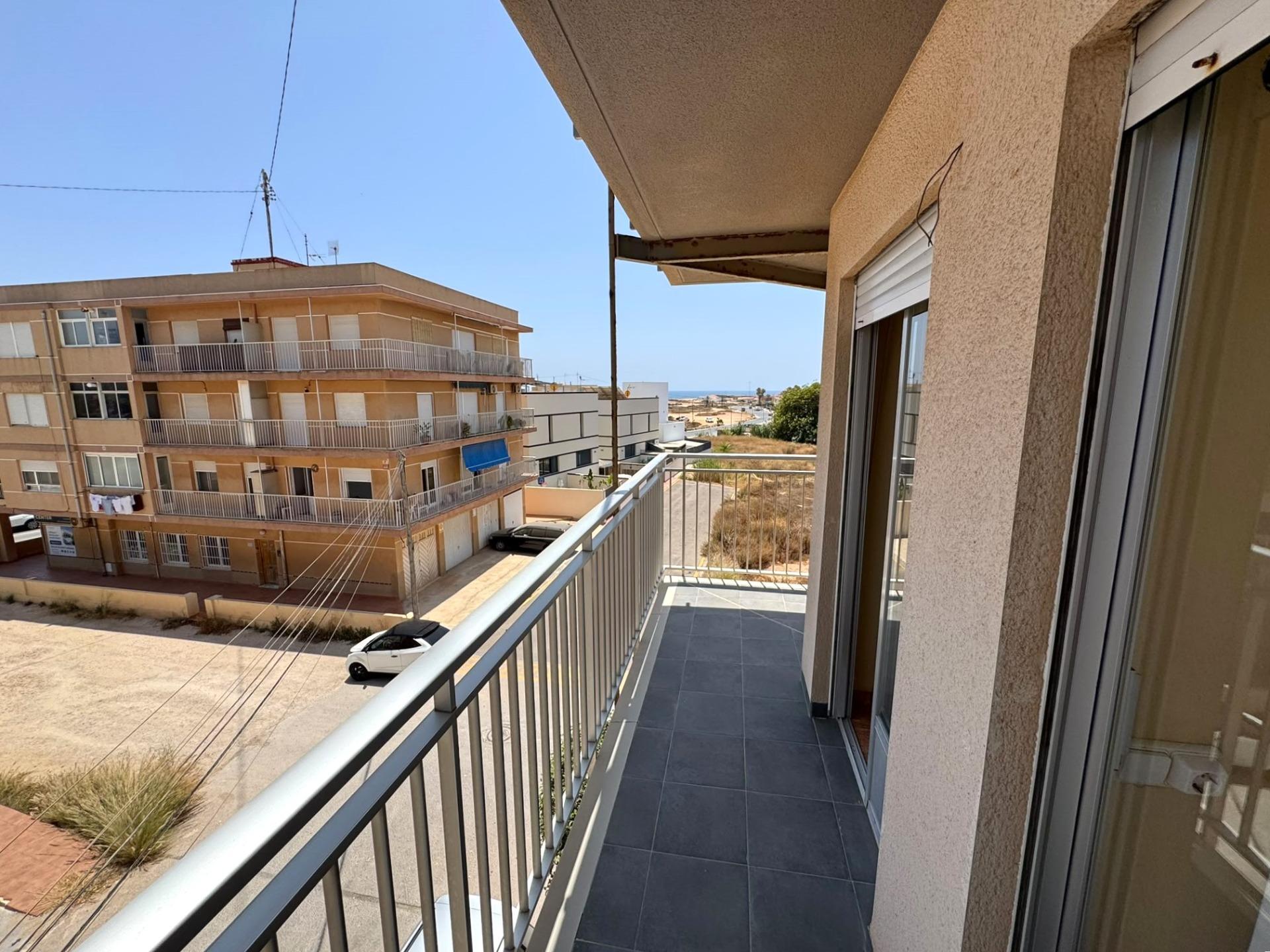 For sale - 3 Bedroom 1 Bathroom Apartment in Torrevieja - Miramar - Torre Del Moro  - Alicante