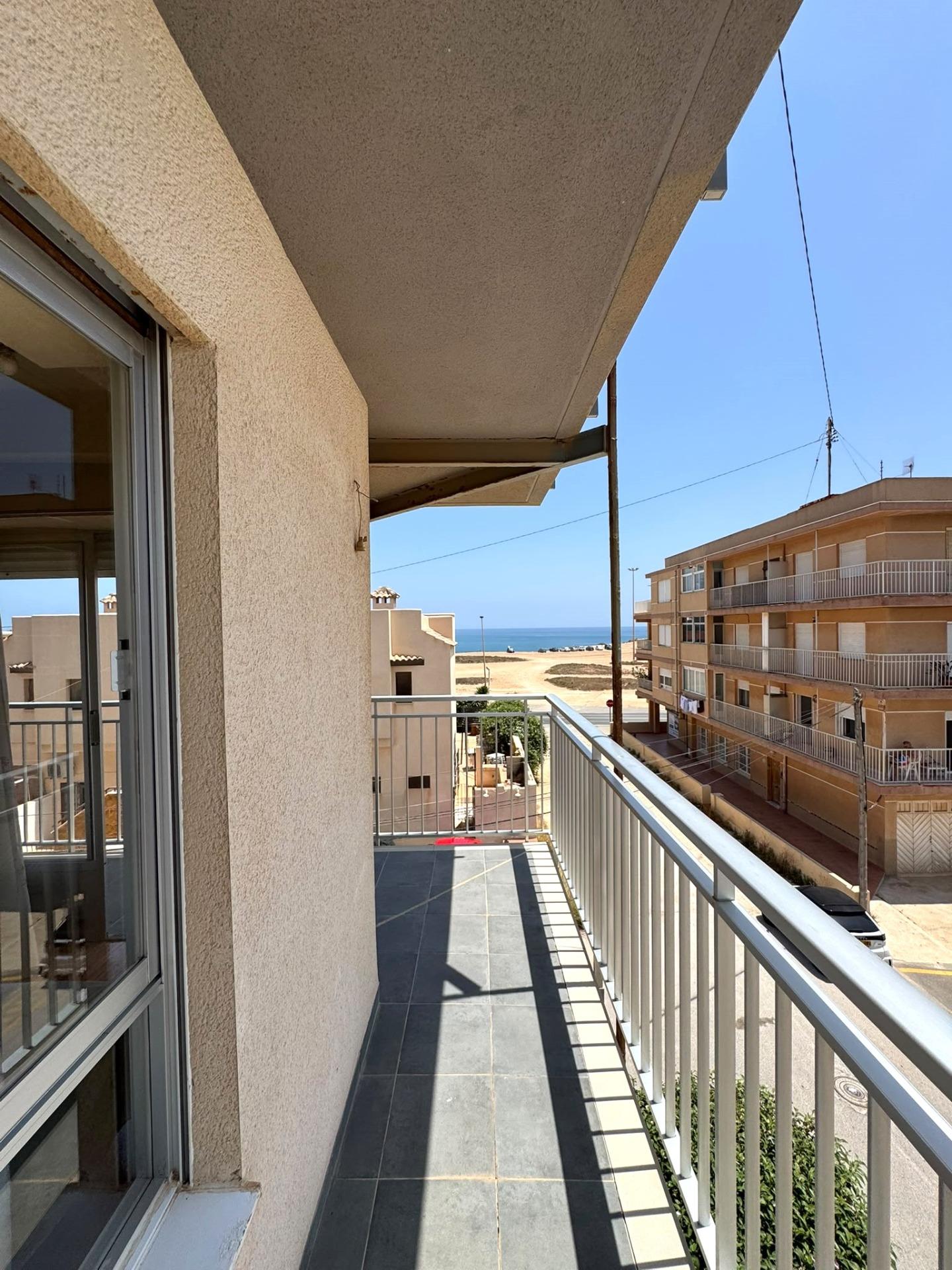 For sale - 3 Bedroom 1 Bathroom Apartment in Torrevieja - Miramar - Torre Del Moro  - Alicante