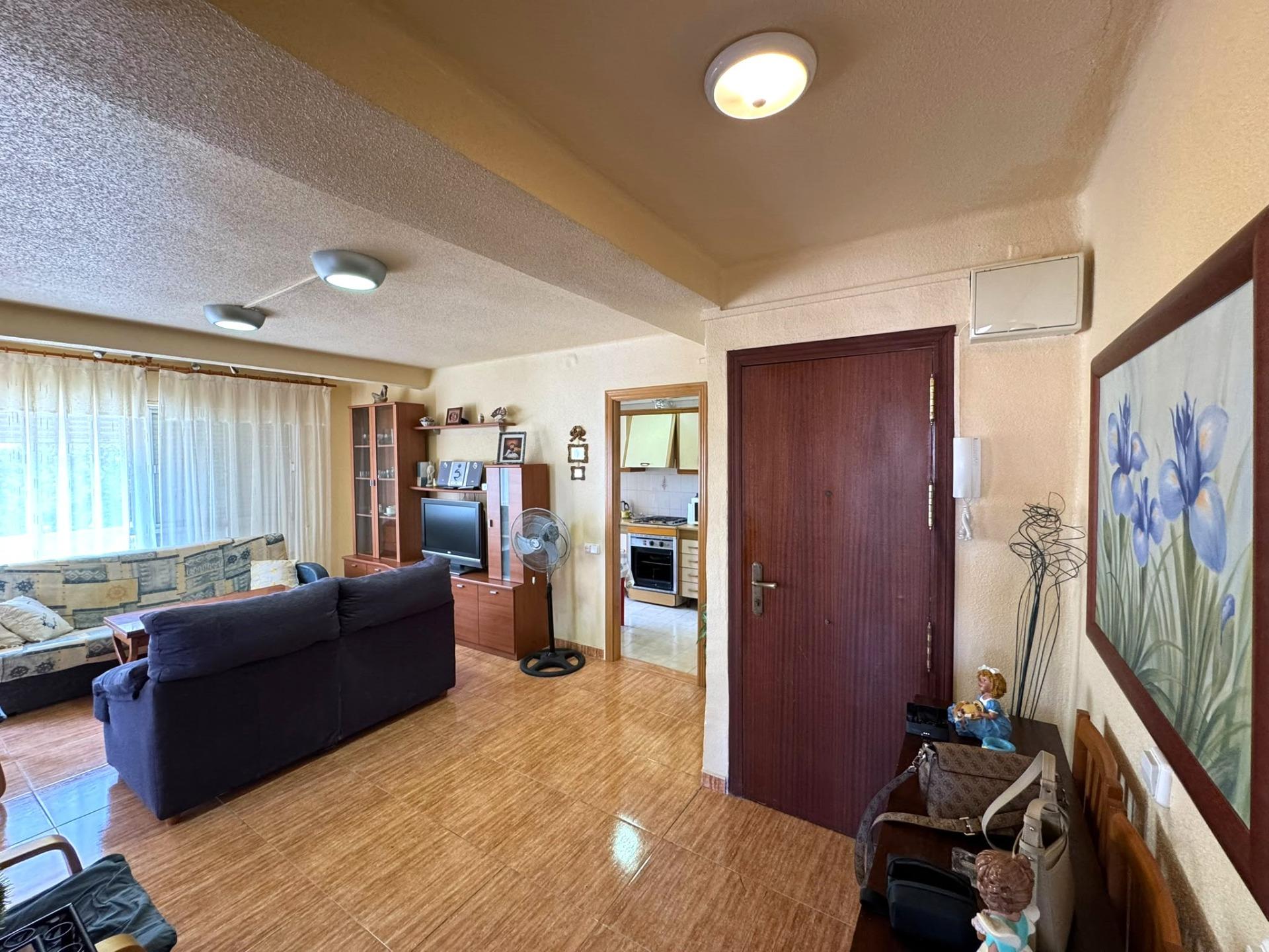For sale - 3 Bedroom 1 Bathroom Apartment in Torrevieja - Miramar - Torre Del Moro  - Alicante