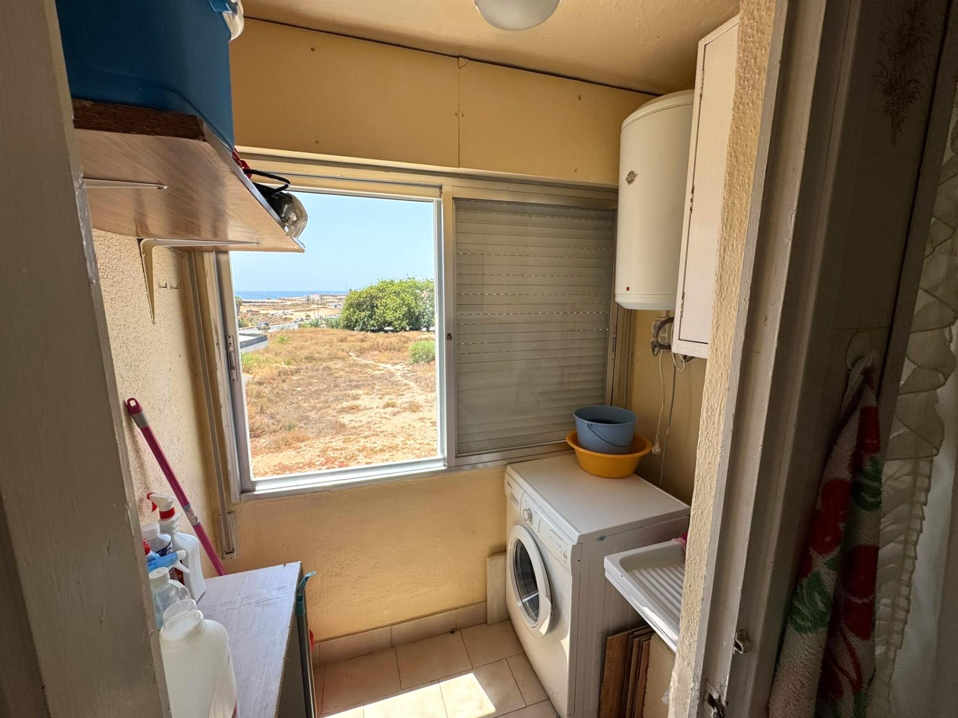 For sale - 3 Bedroom 1 Bathroom Apartment in Torrevieja - Miramar - Torre Del Moro  - Alicante