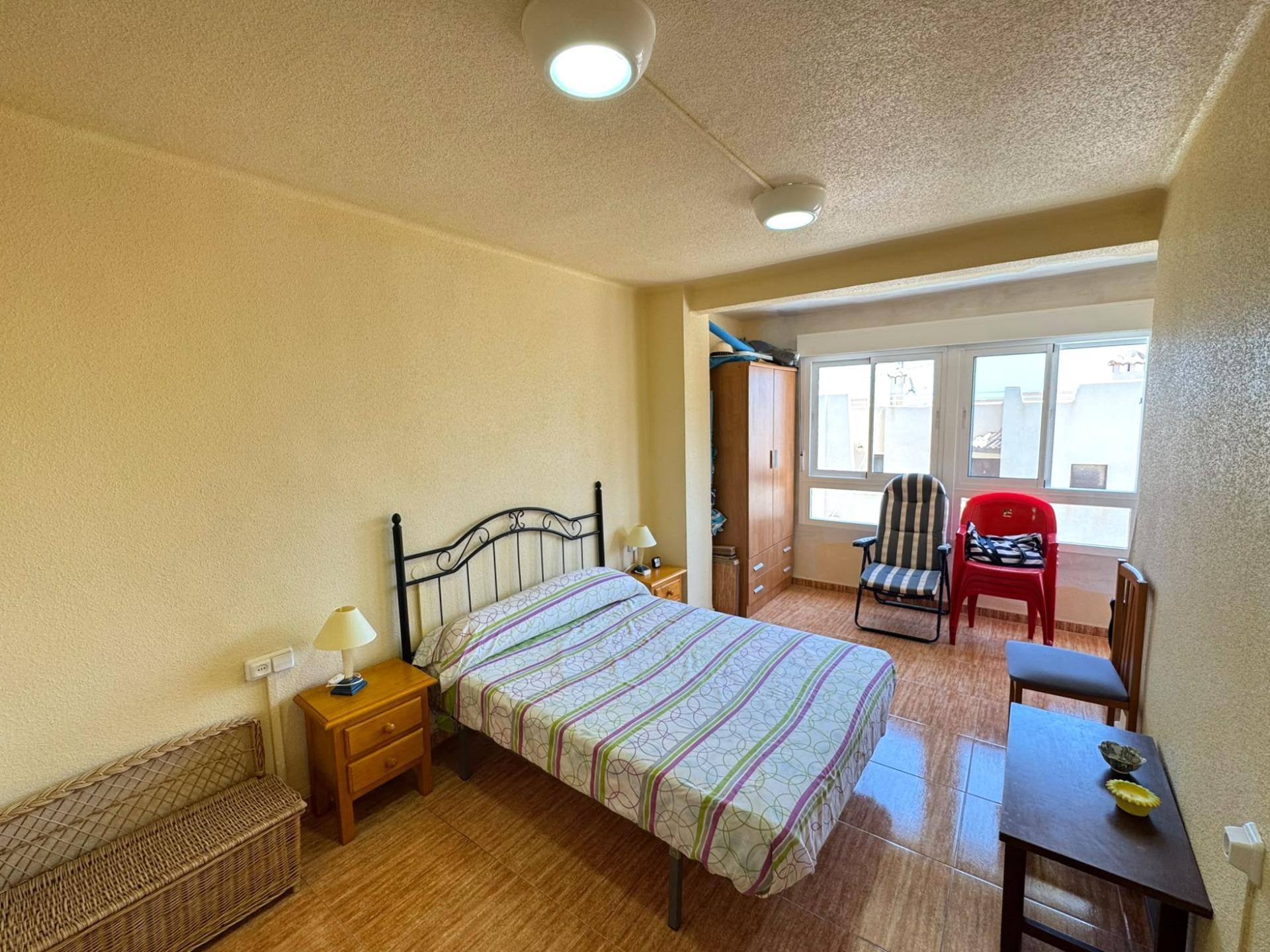 For sale - 3 Bedroom 1 Bathroom Apartment in Torrevieja - Miramar - Torre Del Moro  - Alicante