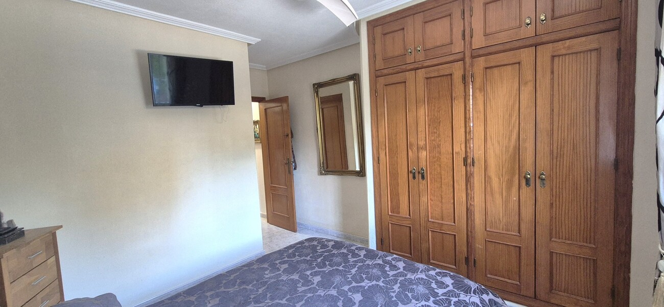For sale - 4 Bedroom 3 Bathroom Villa in Villamartin - Costa Blanca  - Alicante