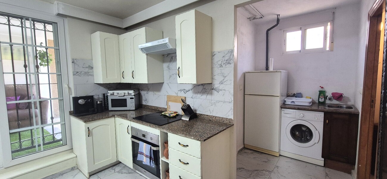 For sale - 4 Bedroom 3 Bathroom Villa in Villamartin - Costa Blanca  - Alicante