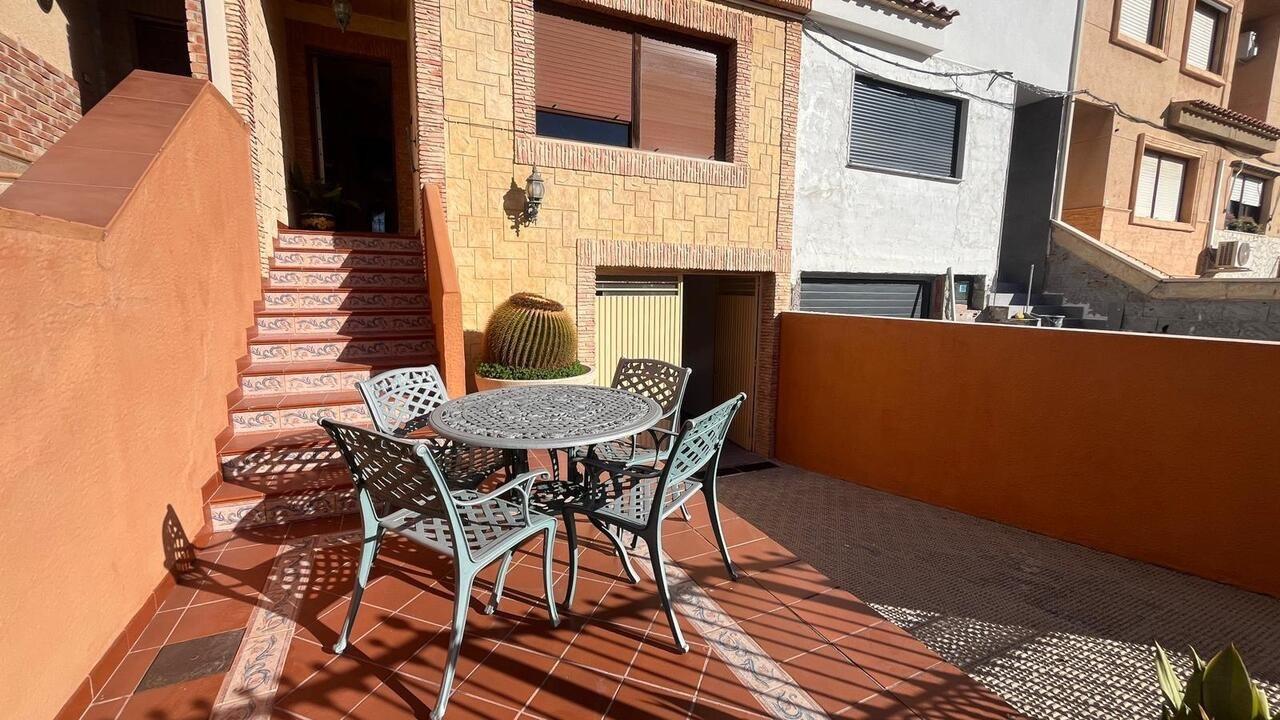 For sale - 4 Bedroom 2 Bathroom Town House in Formentera del Segura - Pueblo 5  - Alicante