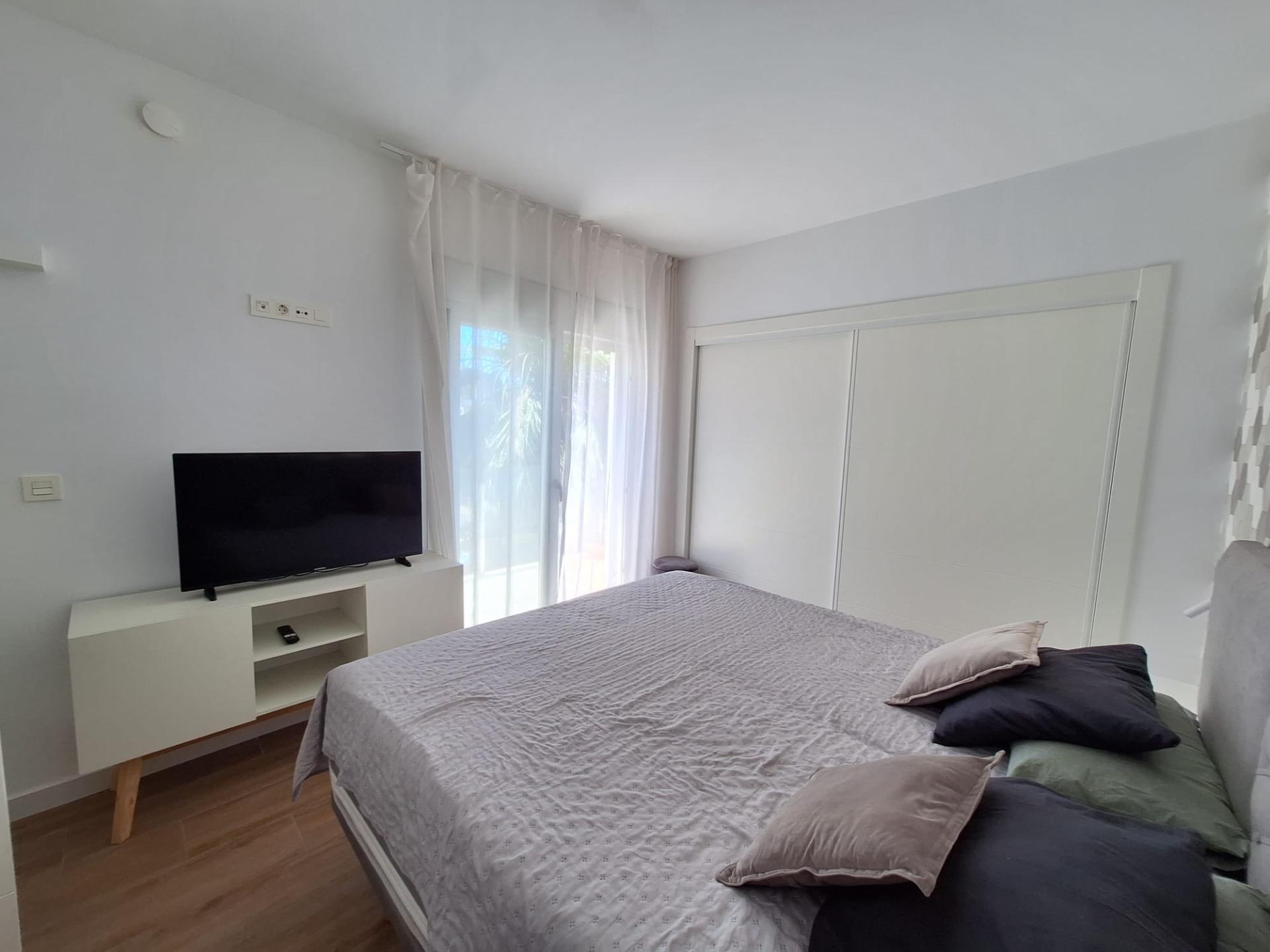 For sale - 3 Bedroom 3 Bathroom Villa in Torrevieja - Los Frutales  - Alicante