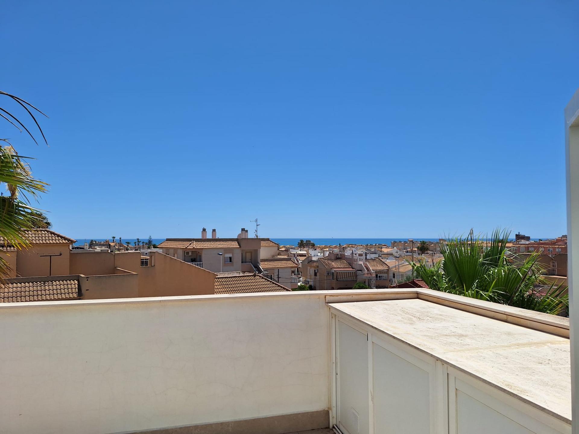 For sale - 3 Bedroom 3 Bathroom Villa in Torrevieja - Los Frutales  - Alicante