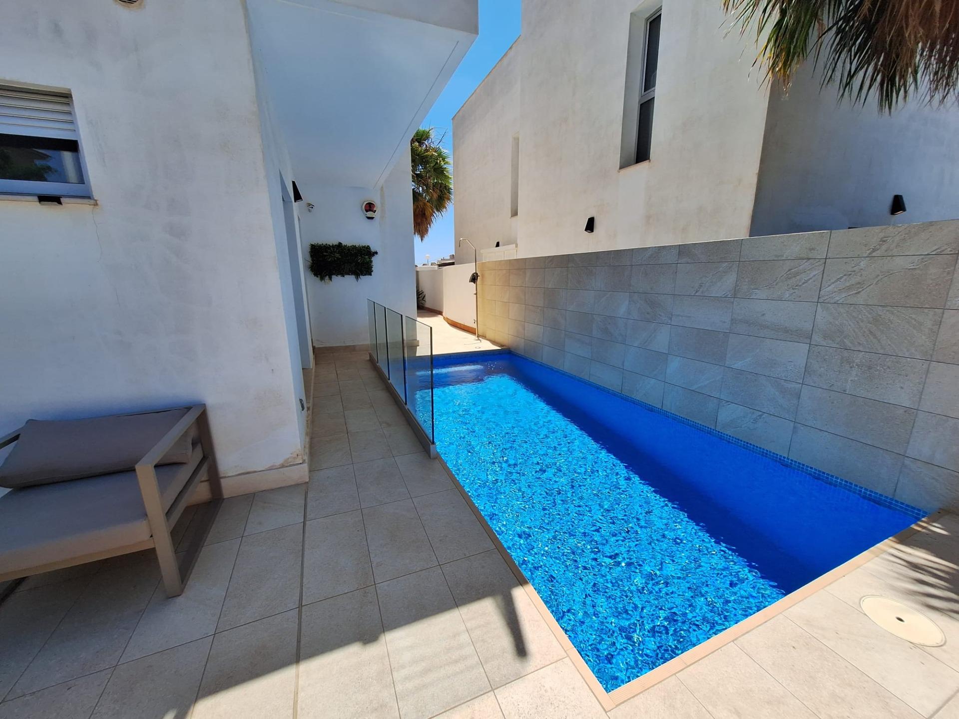For sale - 3 Bedroom 3 Bathroom Villa in Torrevieja - Los Frutales  - Alicante