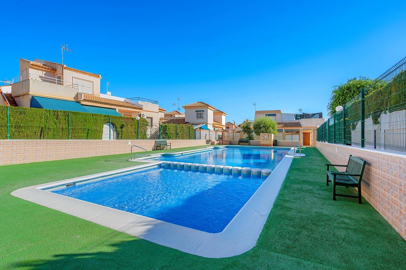 For sale - 2 Bedroom 1 Bathroom Bungalow in Torrevieja - Los Balcones  - Alicante