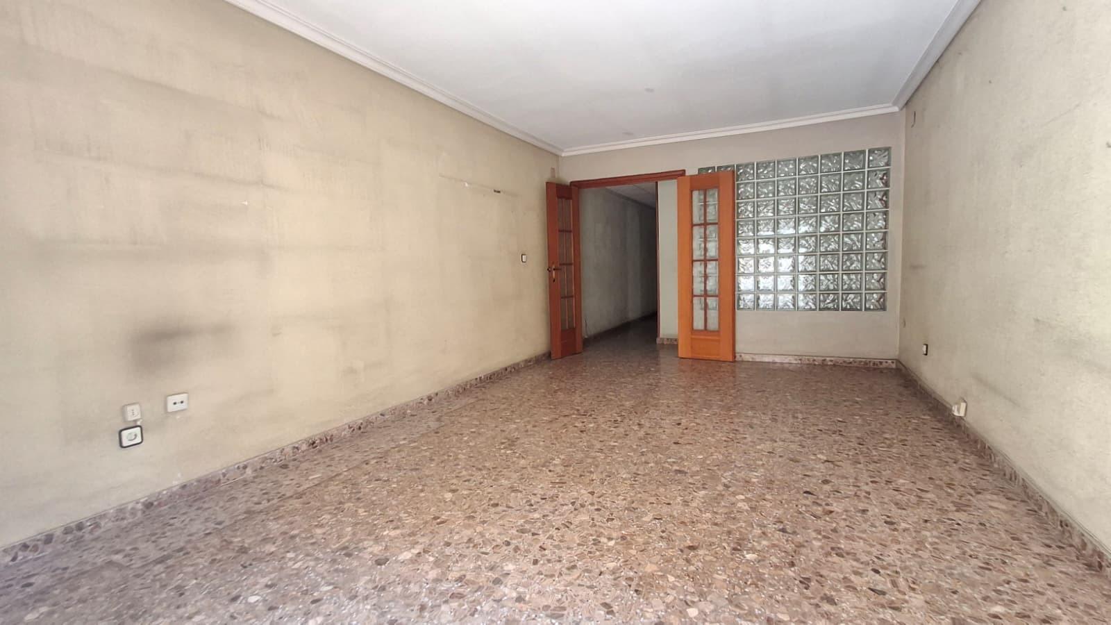 For sale - 4 Bedroom 2 Bathroom Apartment in Orihuela - Zona Centro  - Alicante