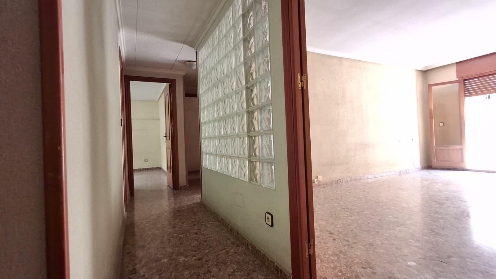 For sale - 4 Bedroom 2 Bathroom Apartment in Orihuela - Zona Centro  - Alicante