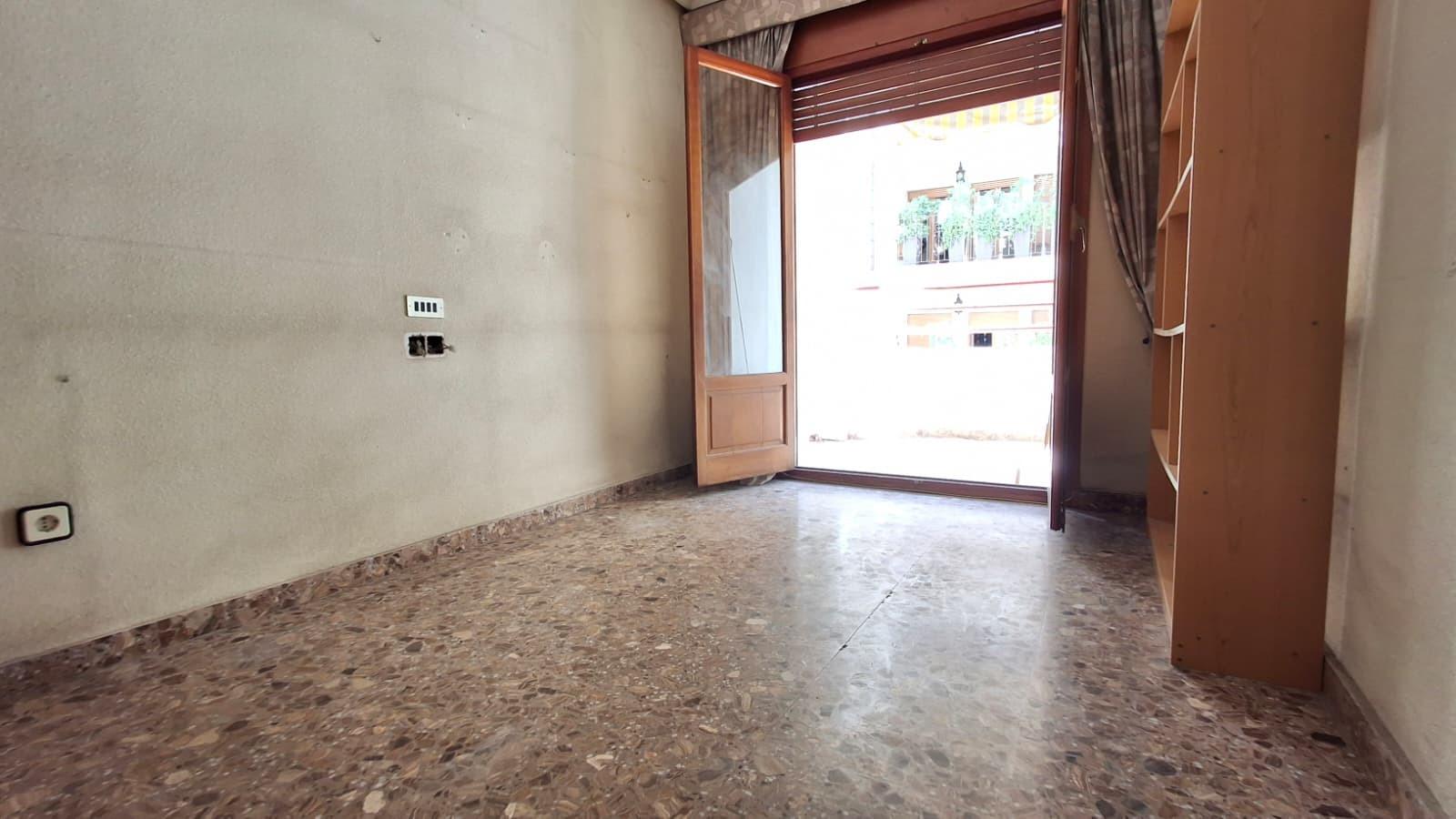 For sale - 4 Bedroom 2 Bathroom Apartment in Orihuela - Zona Centro  - Alicante