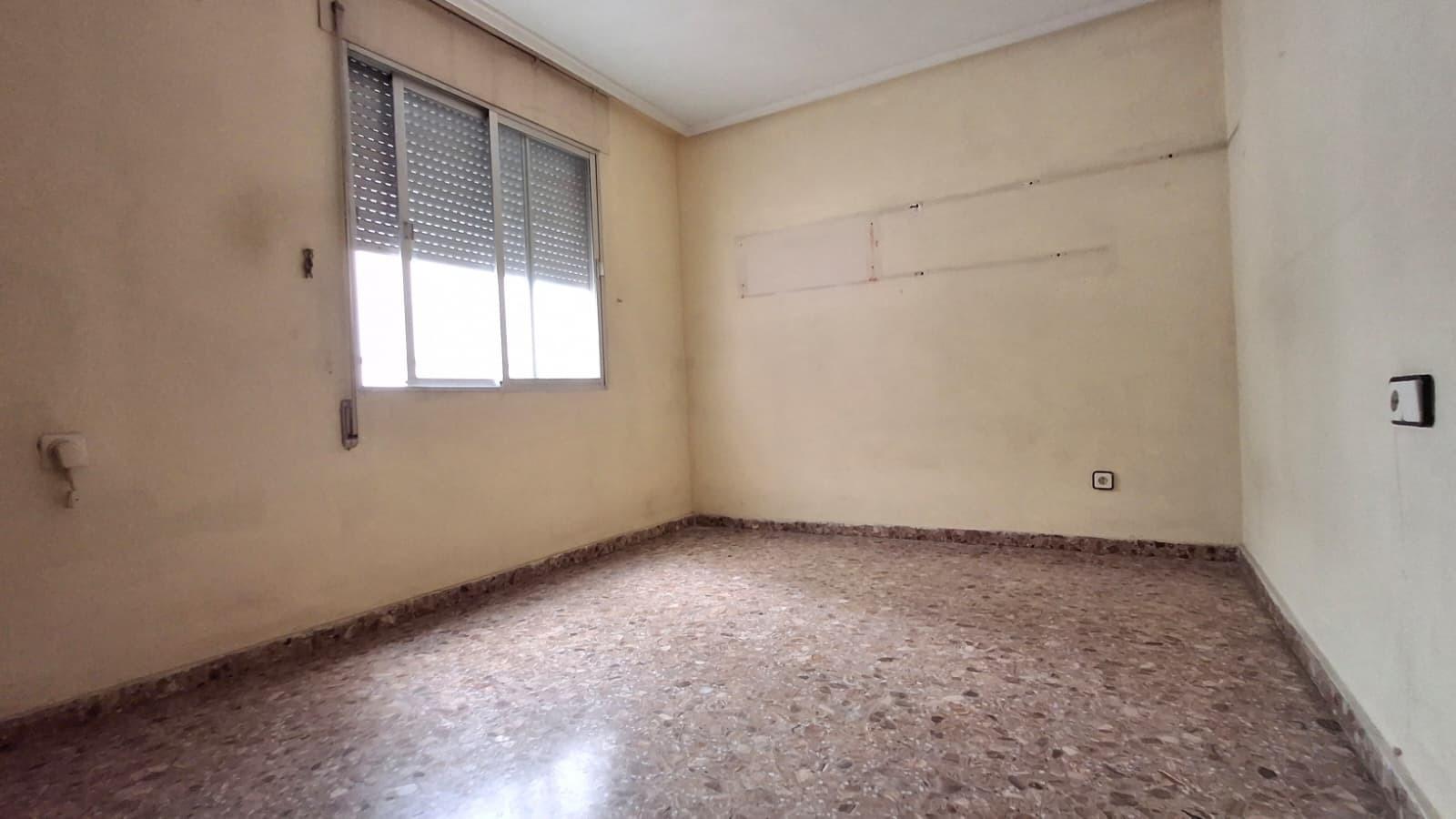 For sale - 4 Bedroom 2 Bathroom Apartment in Orihuela - Zona Centro  - Alicante