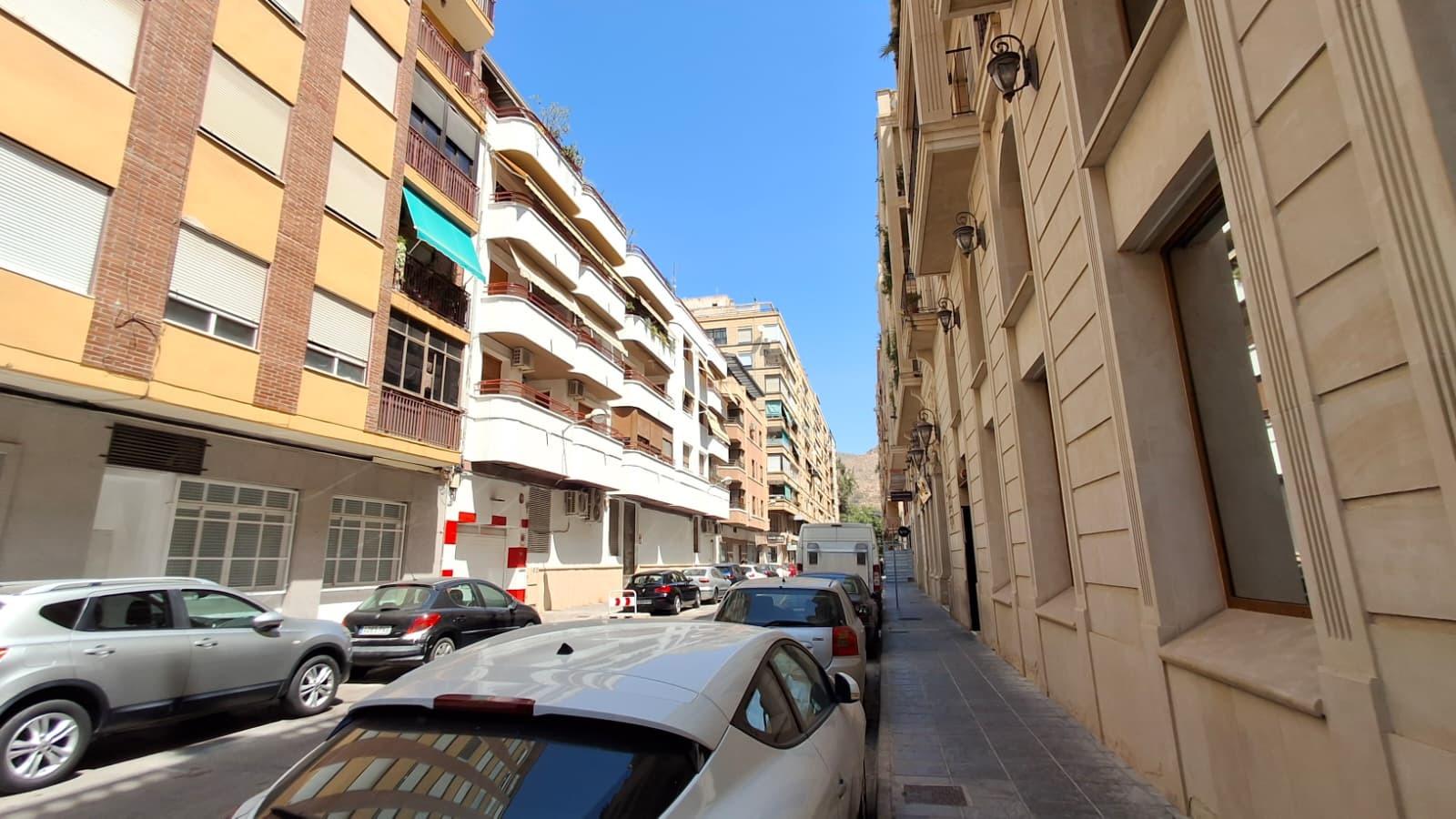 For sale - 4 Bedroom 2 Bathroom Apartment in Orihuela - Zona Centro  - Alicante
