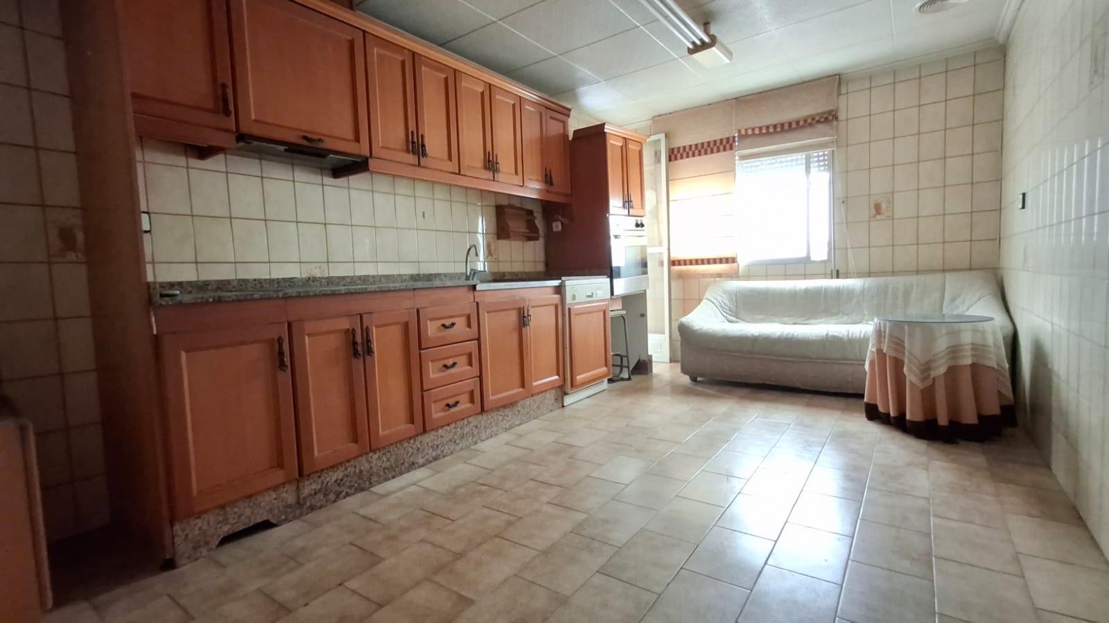 For sale - 4 Bedroom 2 Bathroom Apartment in Orihuela - Zona Centro  - Alicante