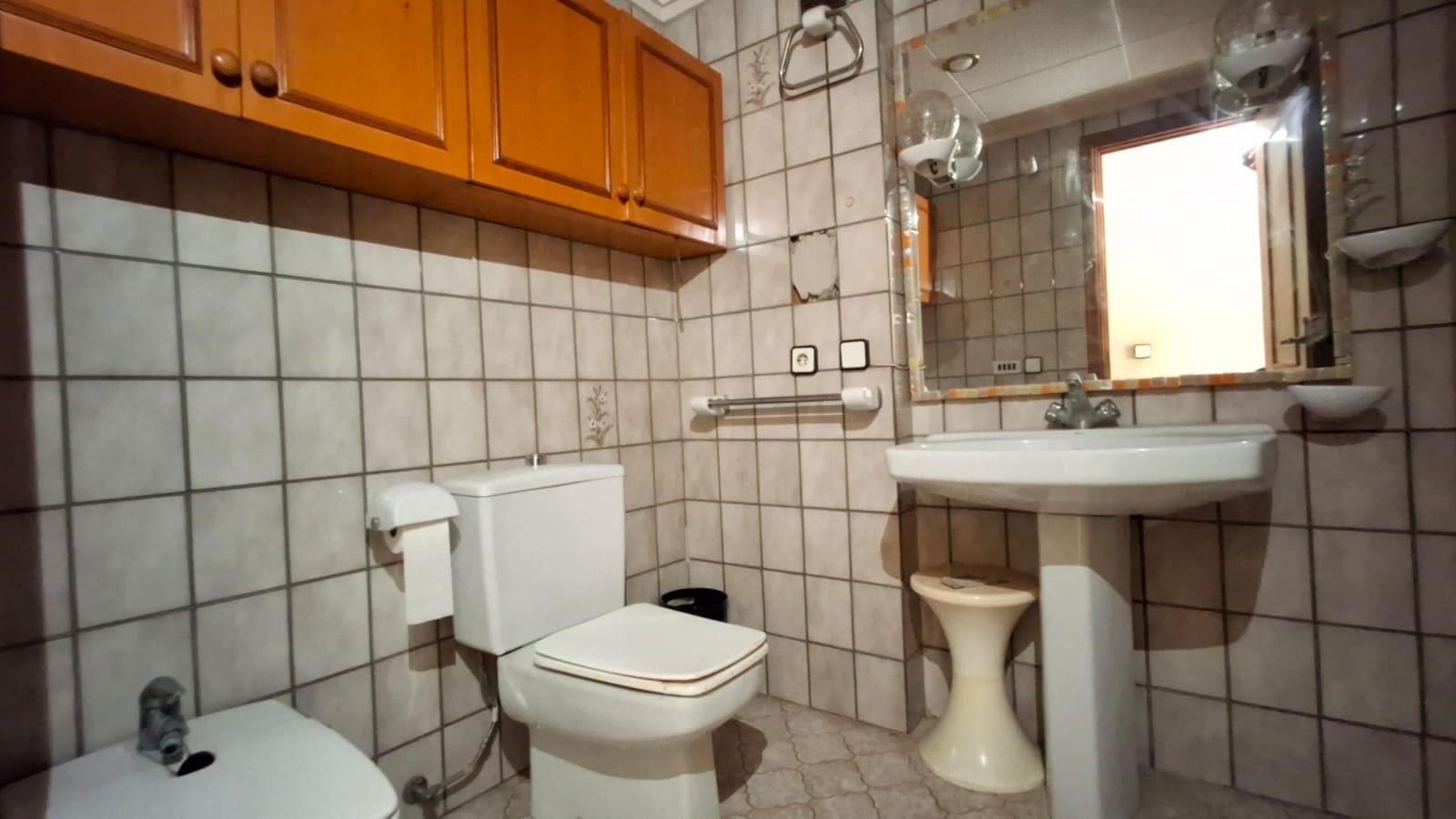 For sale - 4 Bedroom 2 Bathroom Apartment in Orihuela - Zona Centro  - Alicante