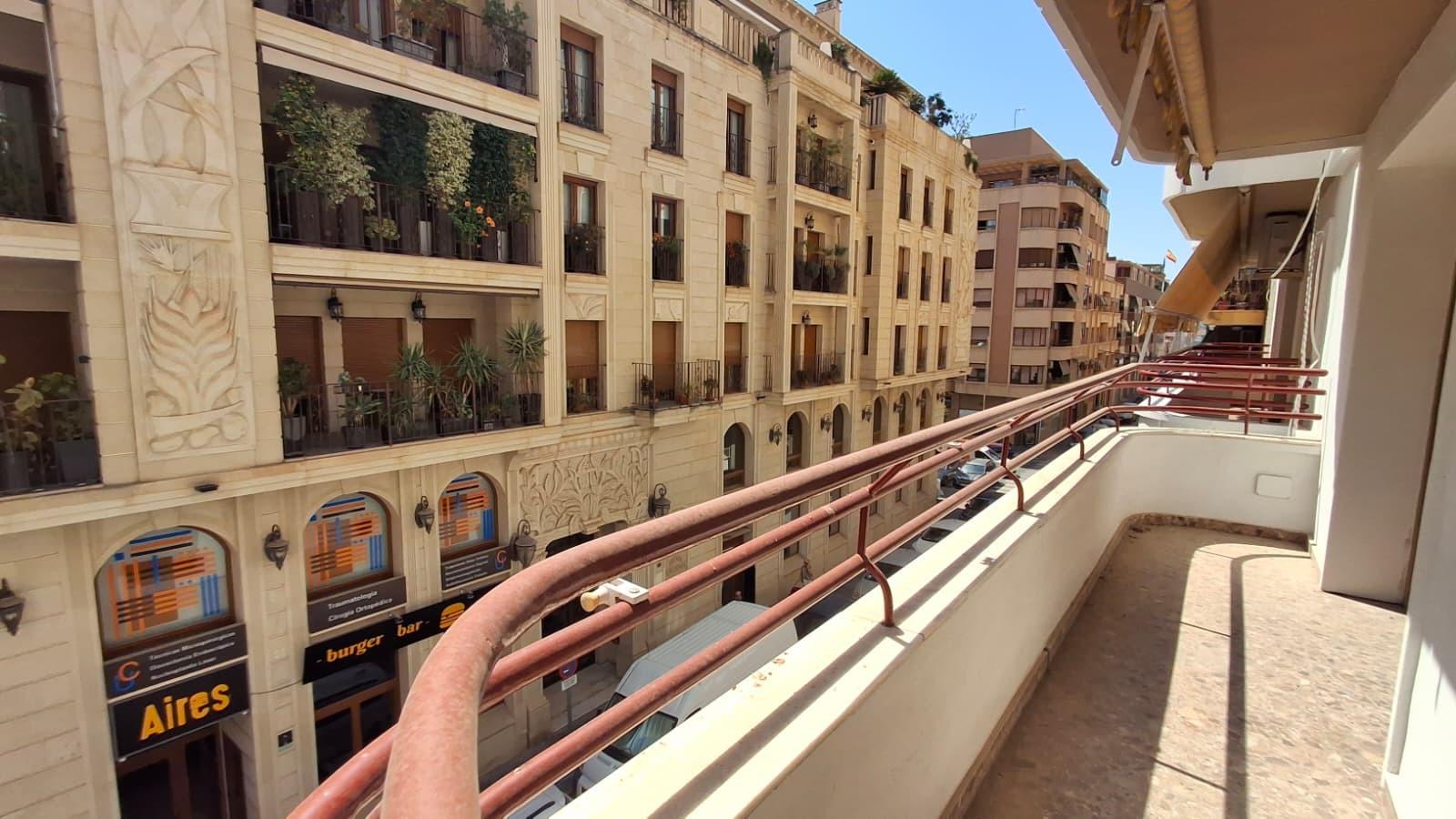 For sale - 4 Bedroom 2 Bathroom Apartment in Orihuela - Zona Centro  - Alicante