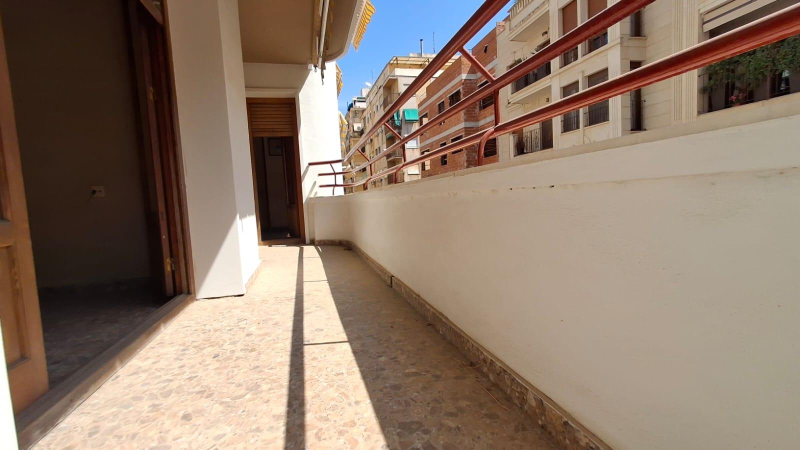 For sale - 4 Bedroom 2 Bathroom Apartment in Orihuela - Zona Centro  - Alicante