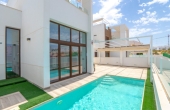 27-212-394-11-765/78425, 4 Bedroom 3 Bathroom Villa in Torrevieja