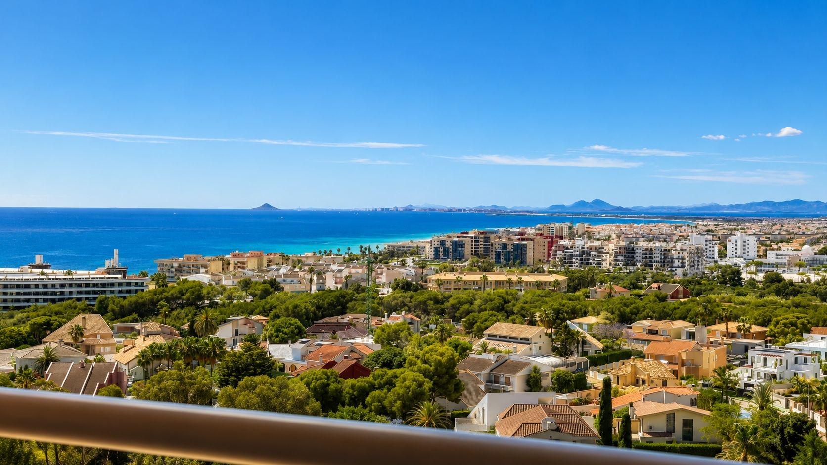 For sale - 2 Bedroom 1 Bathroom Apartment in Orihuela Costa - Campoamor  - Alicante