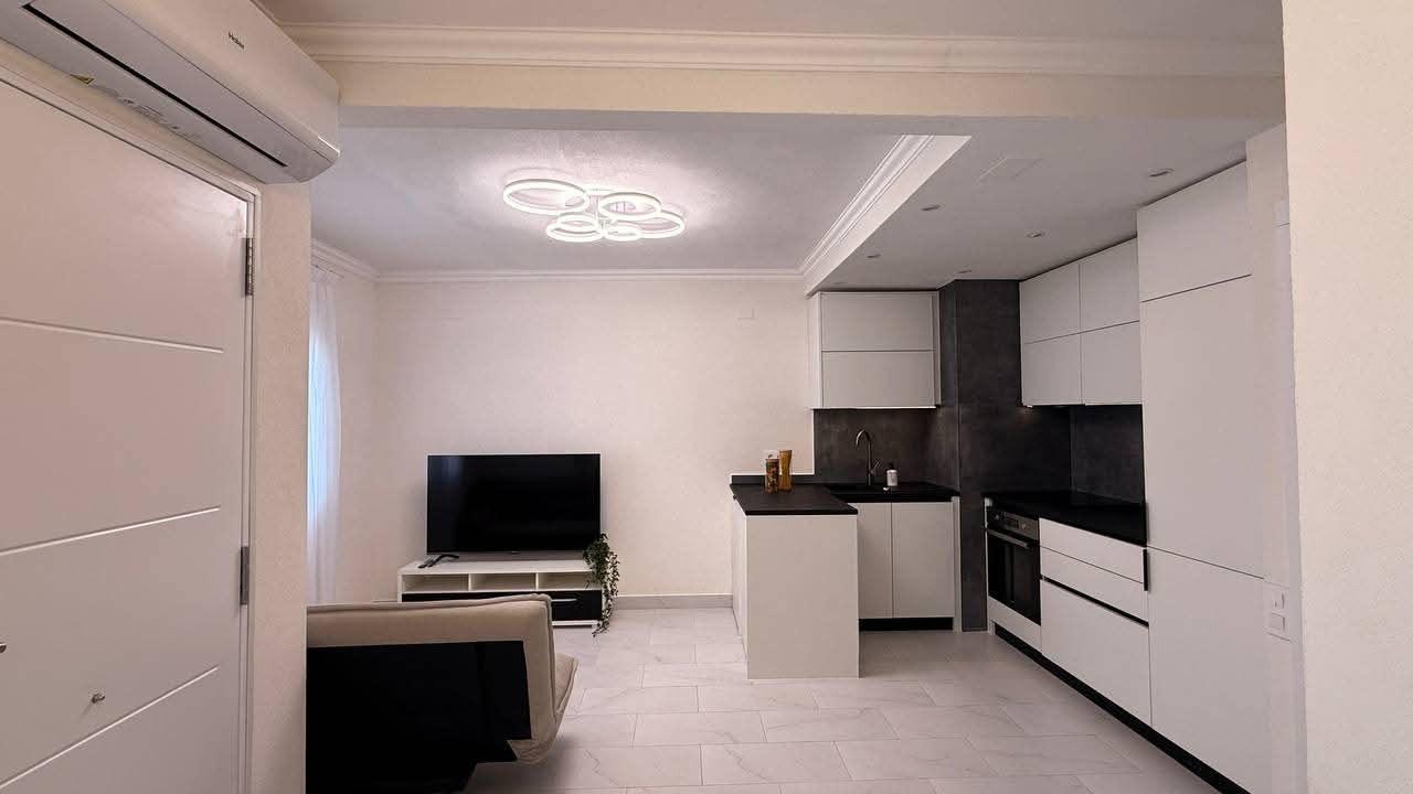 For sale - 3 Bedroom 2 Bathroom Town House in Torrevieja - Calas Blanca  - Alicante