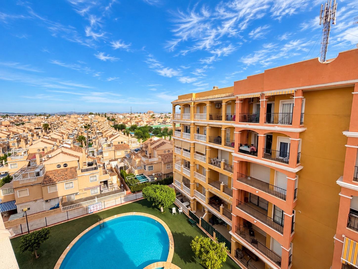 For sale - 2 Bedroom 1 Bathroom Penthouse in Torrevieja - Torreblanca  - Alicante