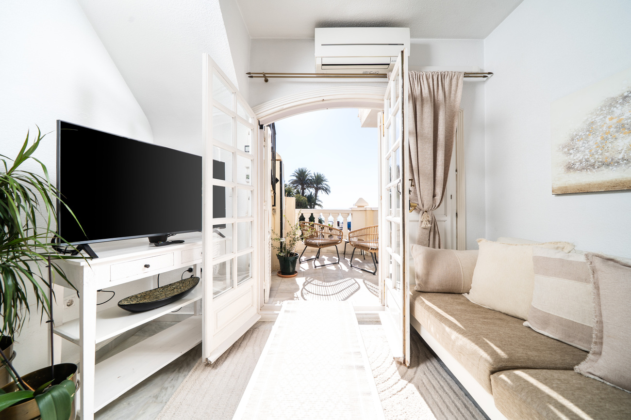 For sale - 2 Bedroom 1 Bathroom Apartment in Torrevieja - Costa Blanca  - Alicante