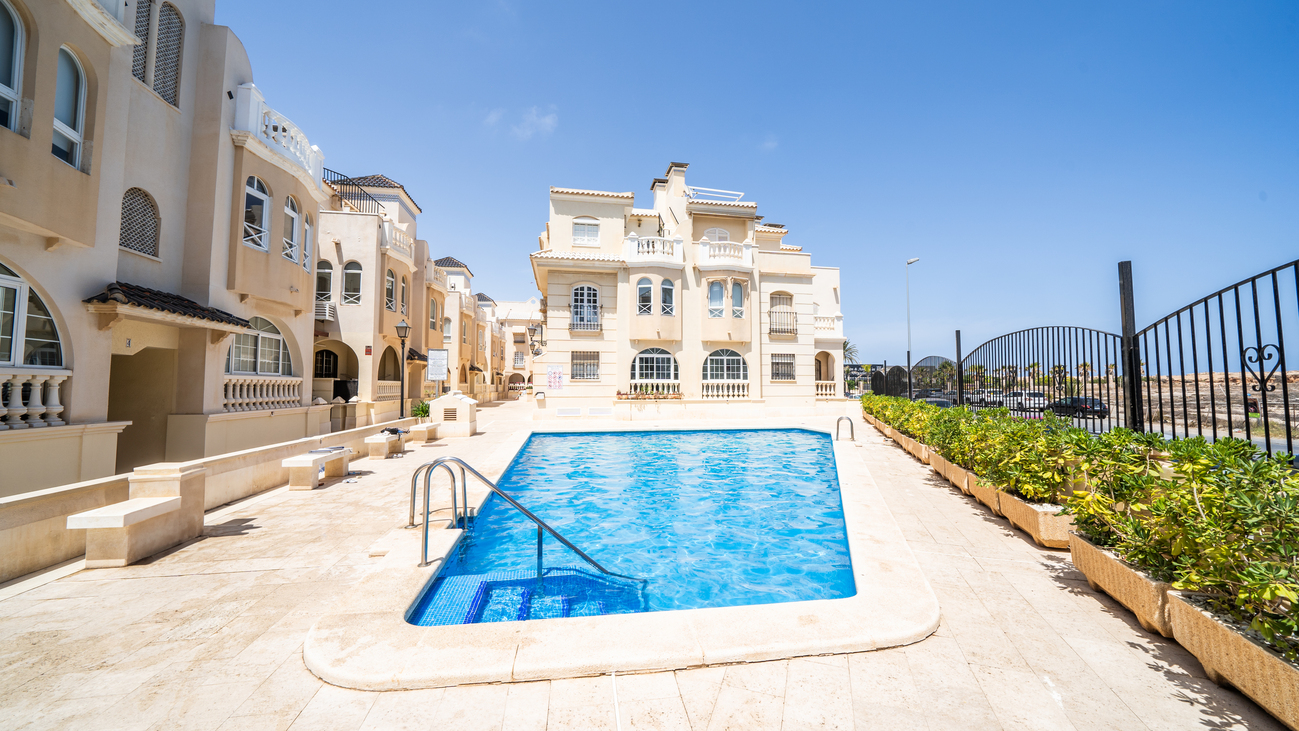 For sale - 2 Bedroom 1 Bathroom Apartment in Torrevieja - Costa Blanca  - Alicante