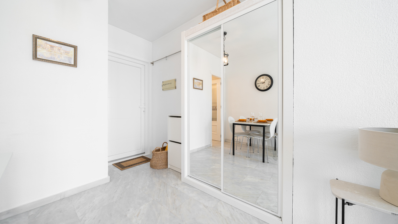 For sale - 2 Bedroom 1 Bathroom Apartment in Torrevieja - Costa Blanca  - Alicante