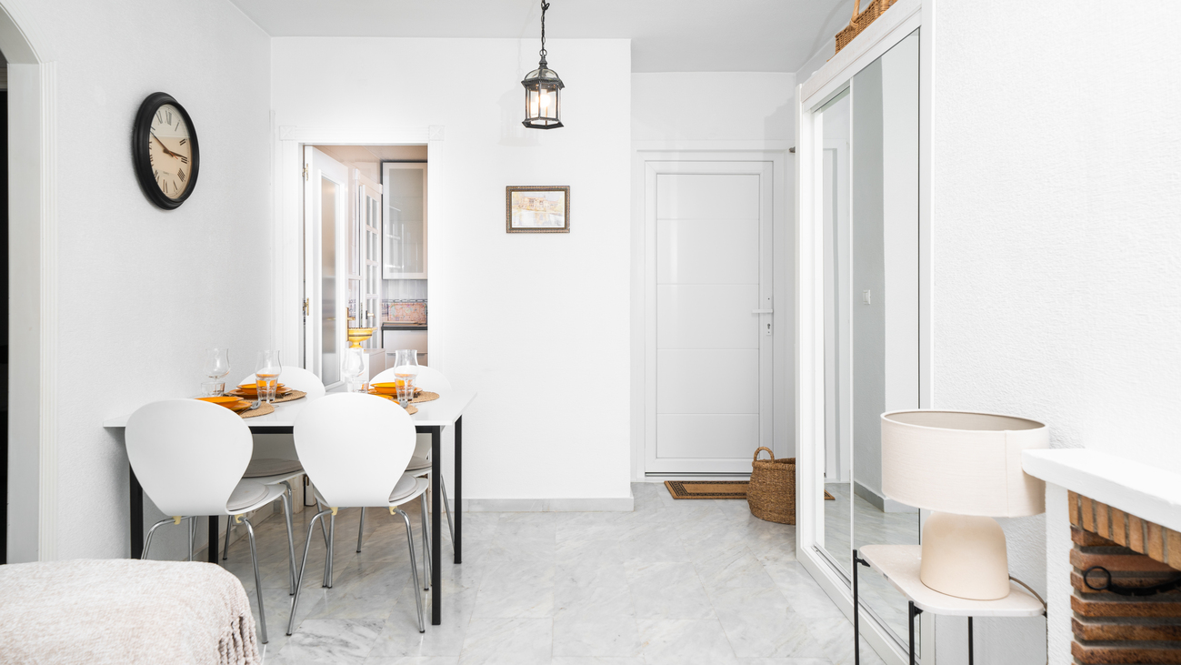 For sale - 2 Bedroom 1 Bathroom Apartment in Torrevieja - Costa Blanca  - Alicante