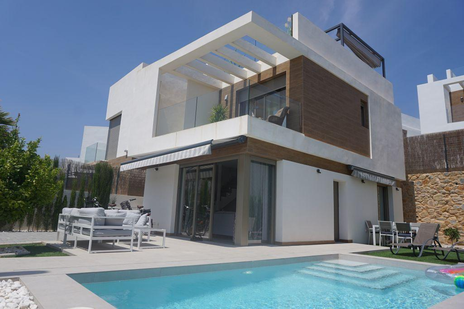 For sale - 3 Bedroom 3 Bathroom Villa in Villamartin - Costa Blanca  - Alicante