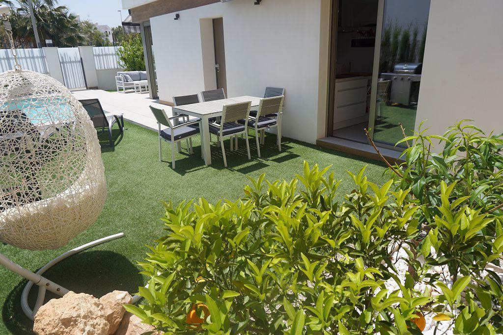 For sale - 3 Bedroom 3 Bathroom Villa in Villamartin - Costa Blanca  - Alicante