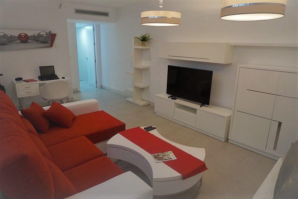 For sale - 3 Bedroom 3 Bathroom Villa in Villamartin - Costa Blanca  - Alicante