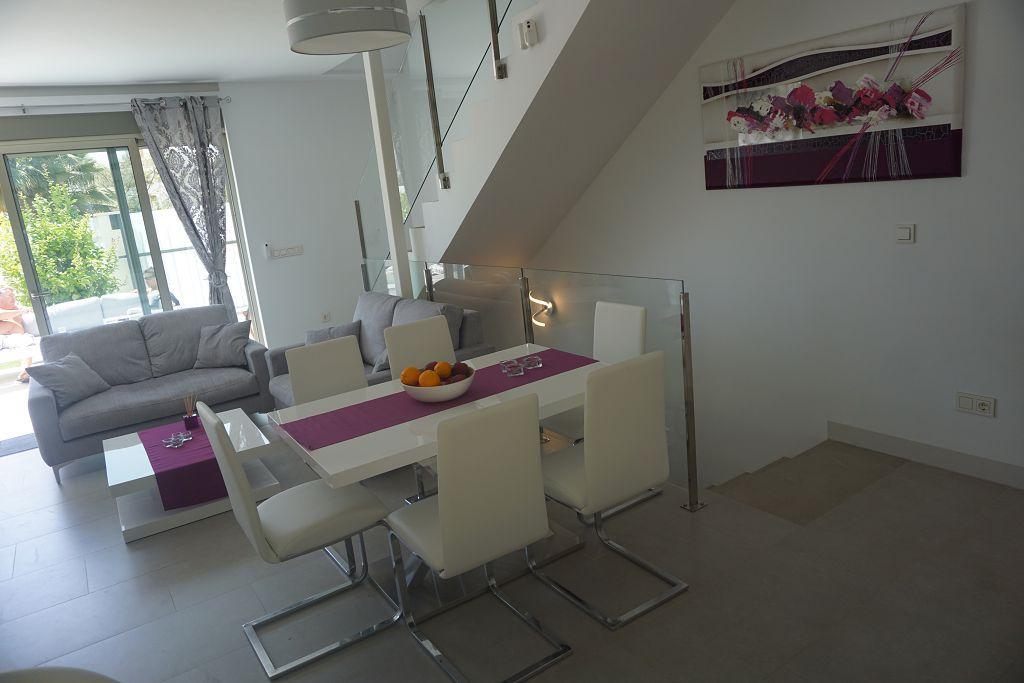 For sale - 3 Bedroom 3 Bathroom Villa in Villamartin - Costa Blanca  - Alicante